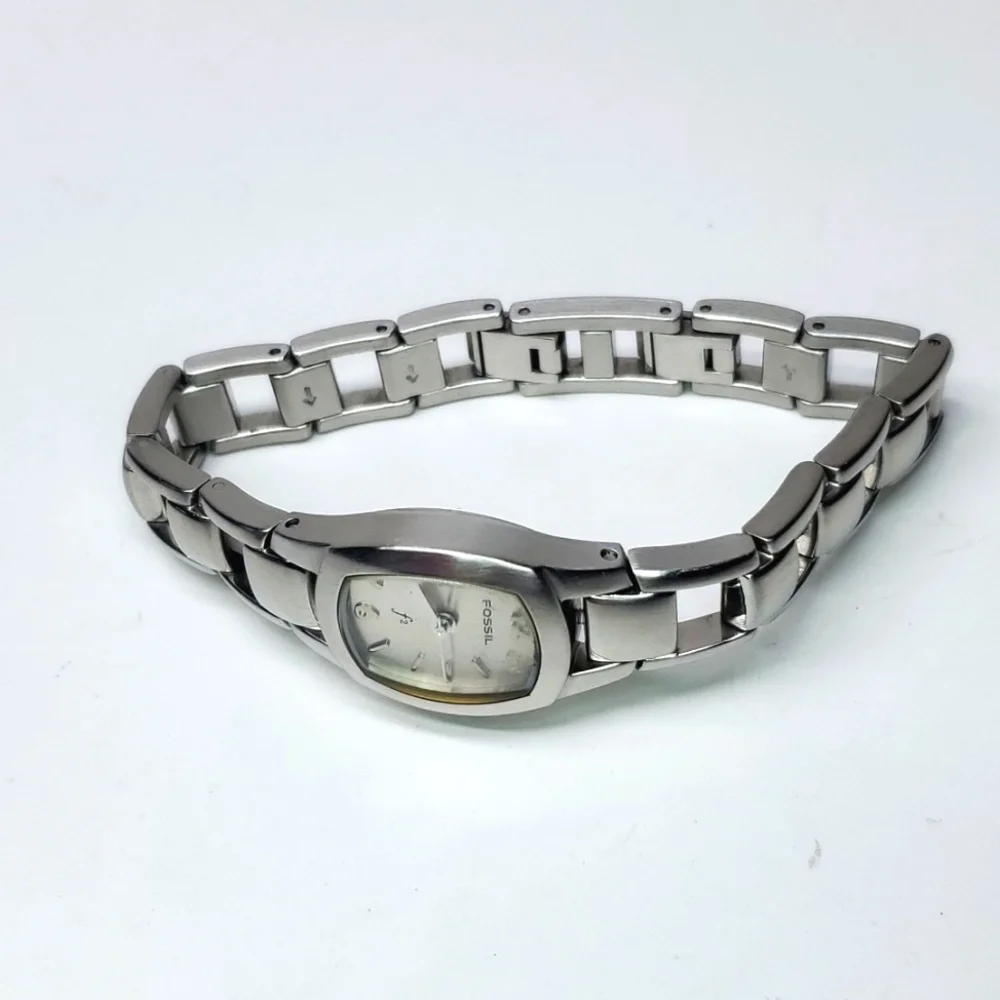 Vintage Fossil F² Watch ES9526 Silver Tone Steel Band White Face Swiss Parts